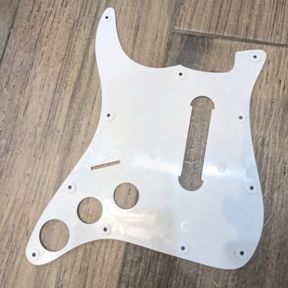 Harmonix Fender Stratocaster Rock Band Guitar white face plate pick guard 822151